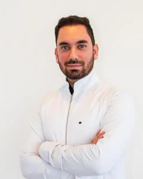 Dr. Yilmaz - Hair Transplant Doctor
BIG: 69930128201 bij HCI Clinics hair transplant and cosmetic clinic Utrecht